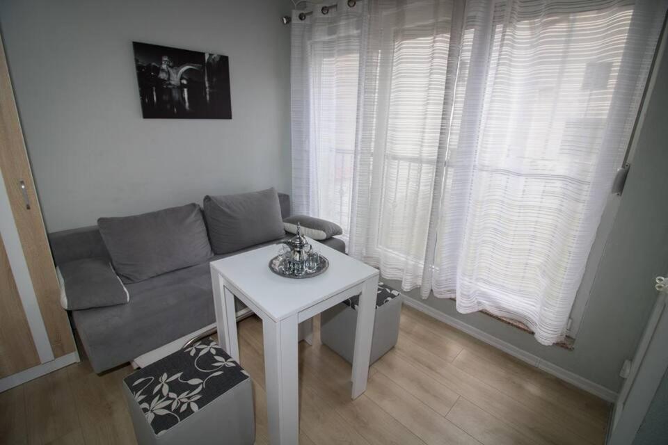 מוסטר Kaldrma Guesthouse מראה חיצוני תמונה